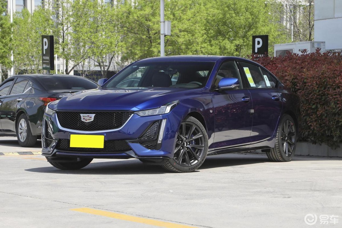 凯迪拉克ct5裸车价-车标-后排-易车