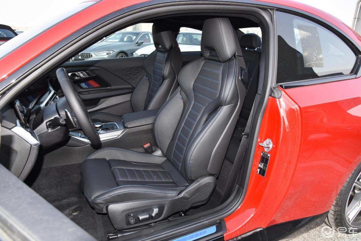 宝马2系空间-座椅-泊车-易车