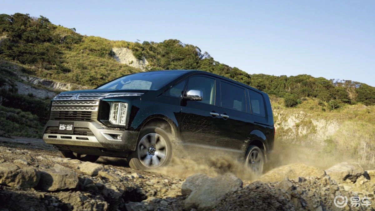 得利卡这款车不仅拥有mpv的属性,还拥有suv的属性,整个底盘以及专业级