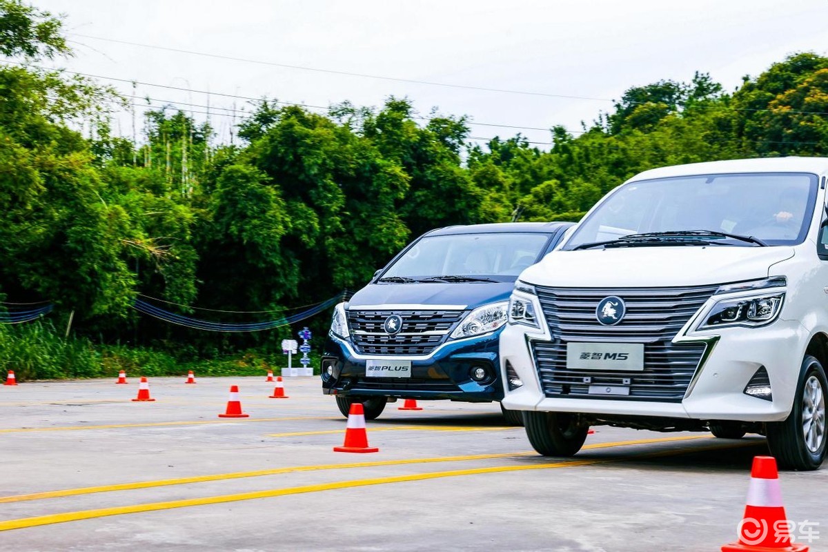 当前位置:>易车>菱智m5ev外观摘要>摘要详情>2024款菱智m5在外观上下