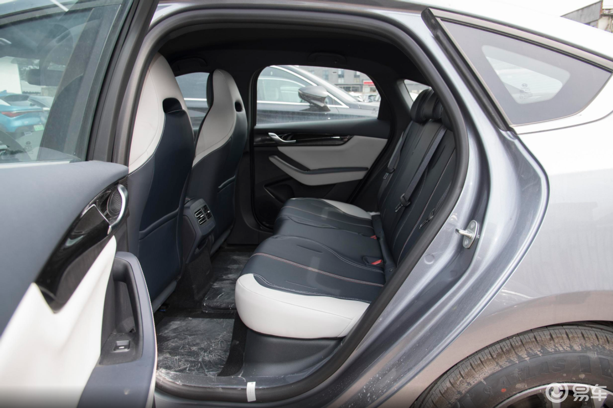 秦plus新能源内饰-后排-倒车影像-易车