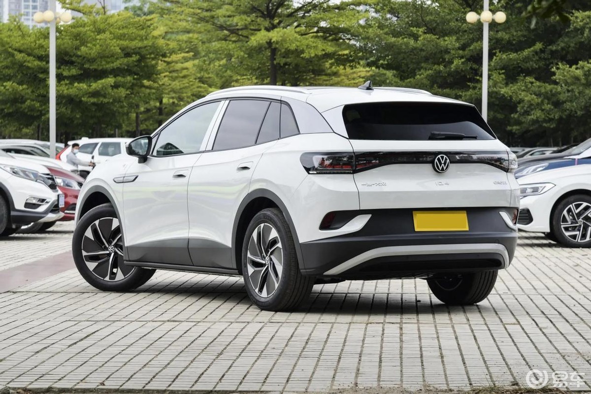 4crozz大灯摘要>摘要详情>至于尾部方面,大众id.