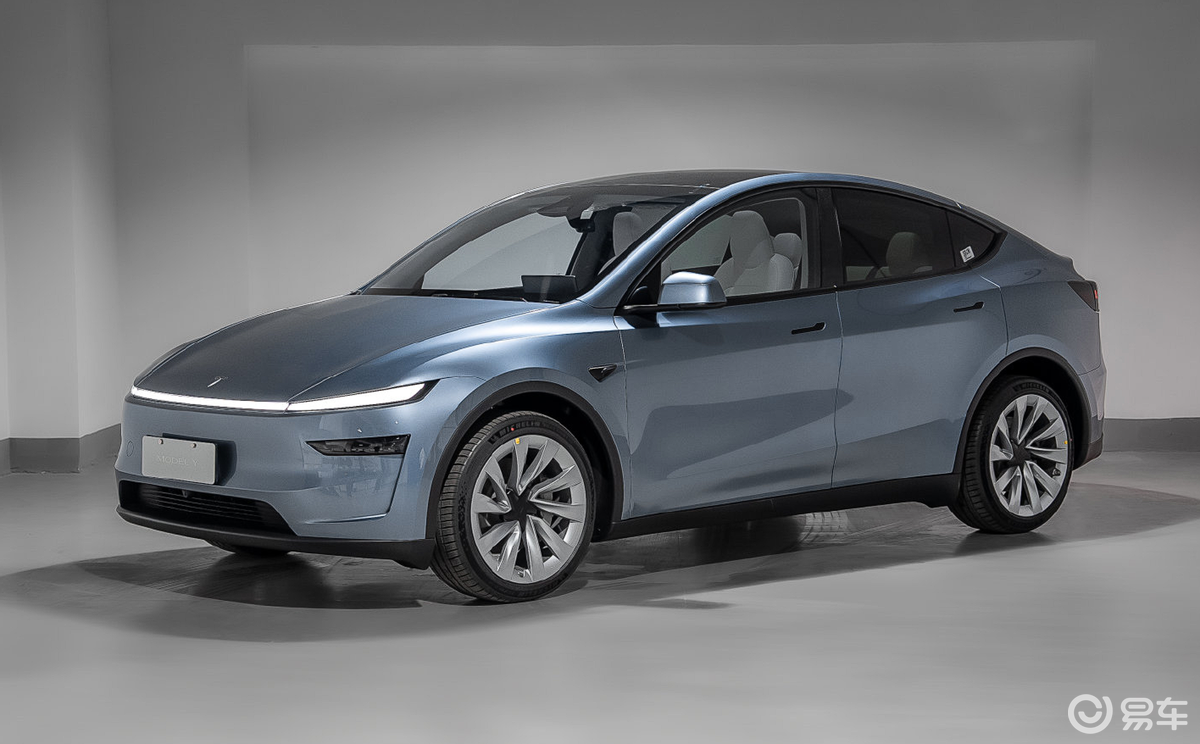 新年购车攻略Model Y和智界 R7谁是出行最佳拍档