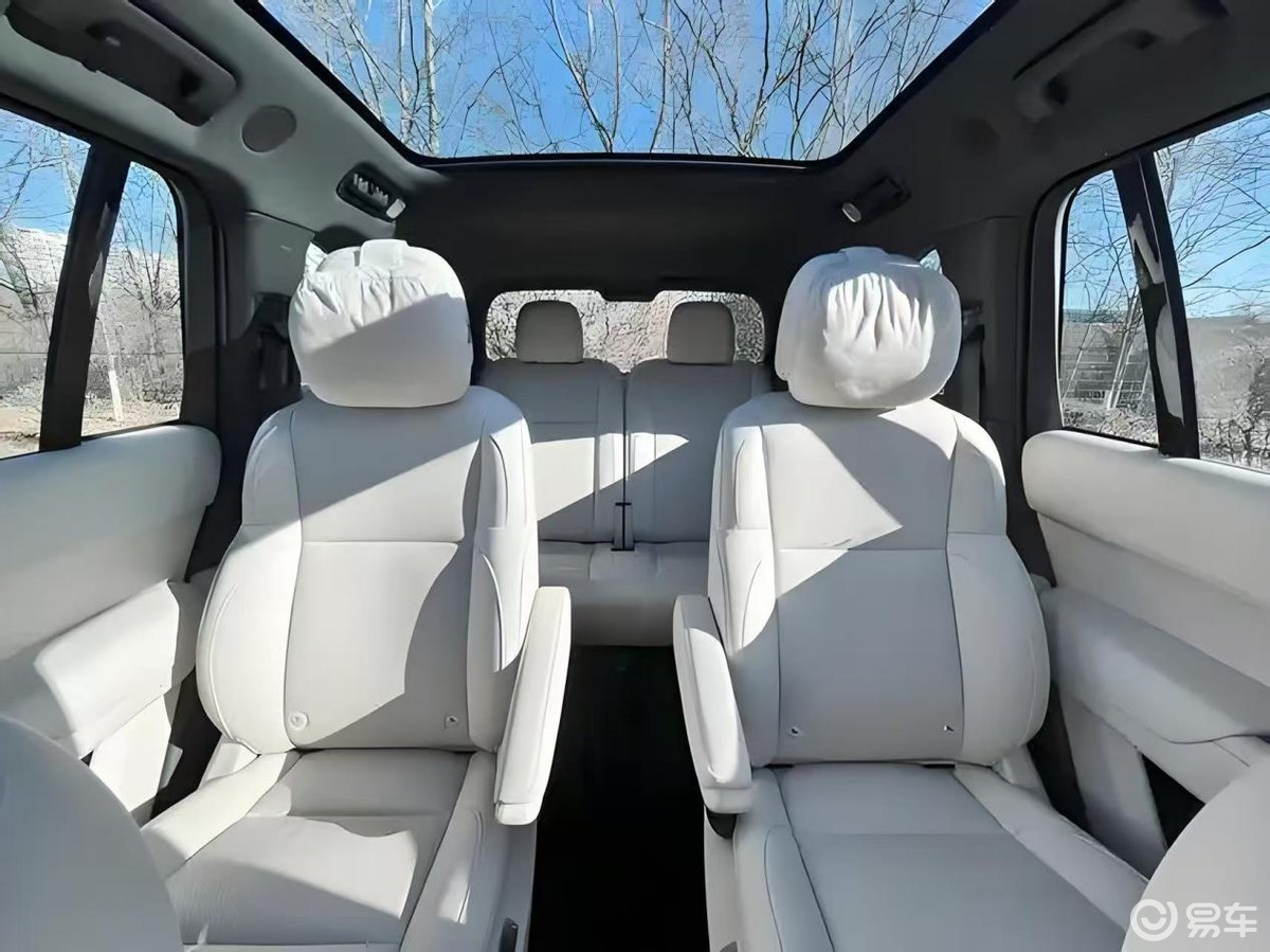 30万内入手家用大六座SUV 深蓝S09和理想L8怎么选