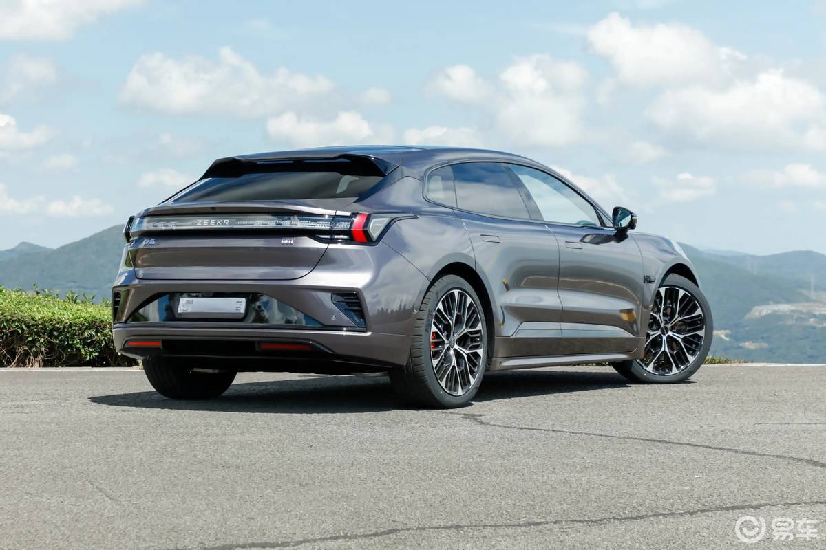 新款极氪001正式亮相,900V平台与全系激光雷达成亮点