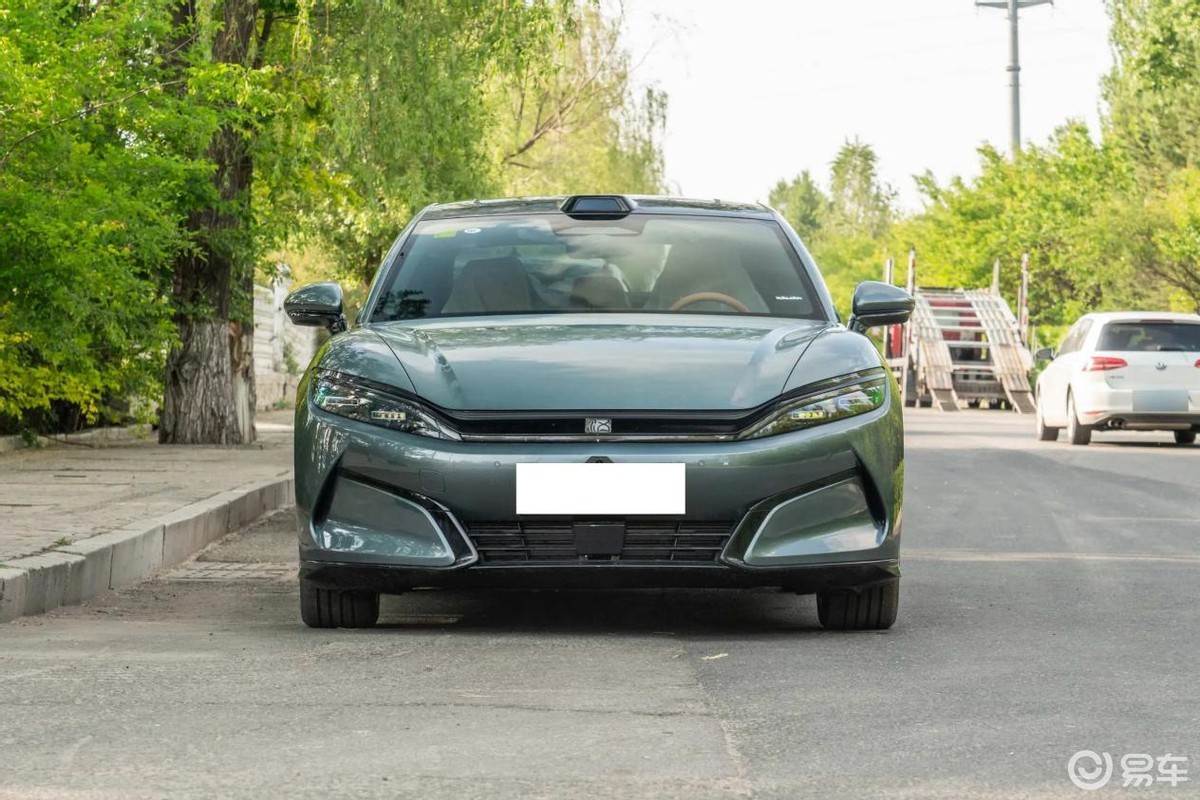 国产同级别纯电车之争,汉L EV和小鹏P7,谁更胜一筹?