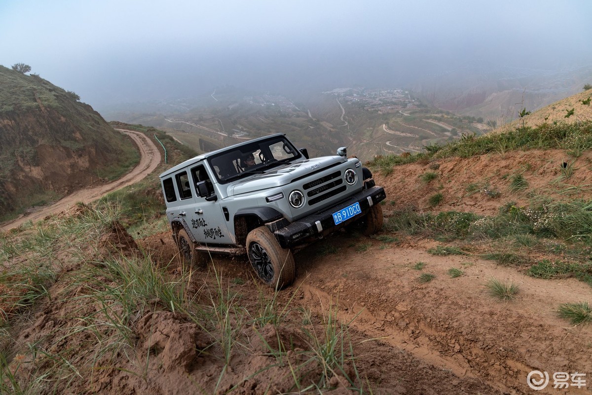 除了情怀还有什么?212 T01柴油版硬核试驾