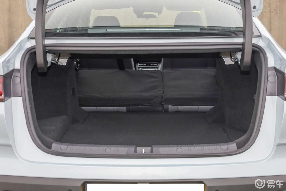 国产插混车之争,银河星耀6和比亚迪秦L DM,选谁合适?