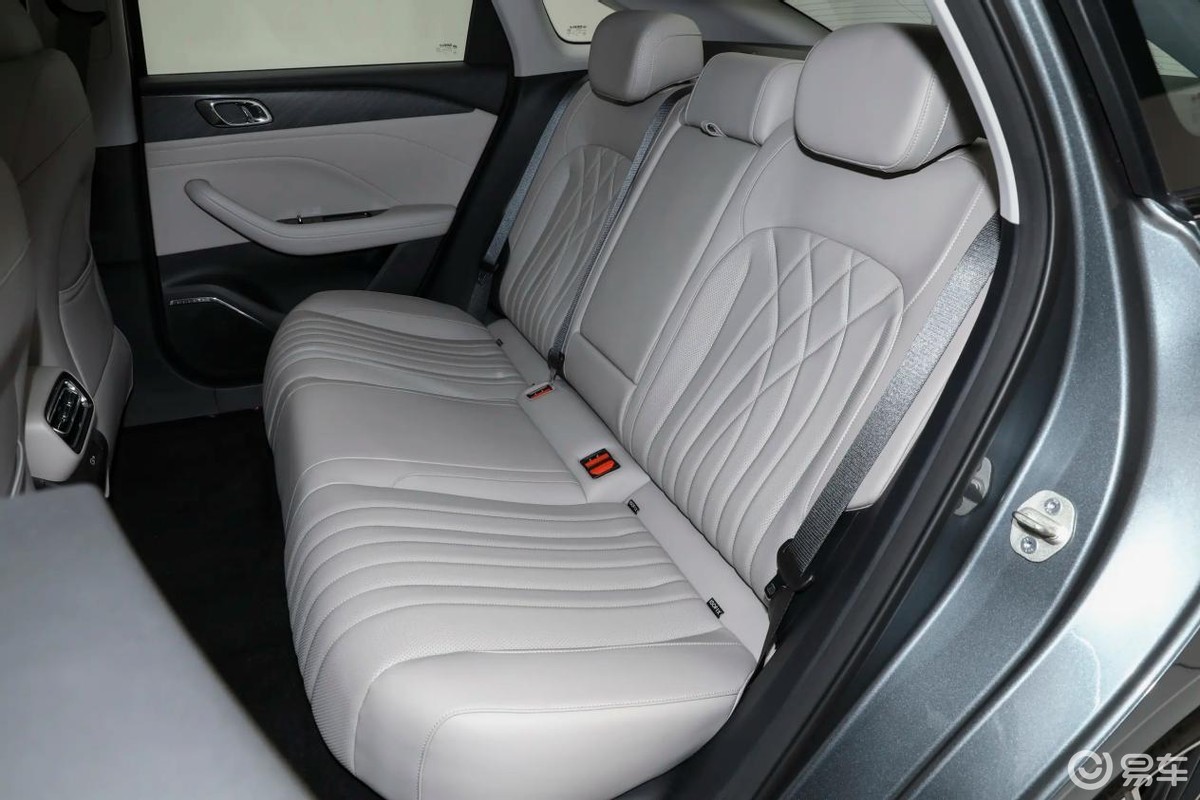 国产插混车之争,银河星耀6和比亚迪秦L DM,选谁合适?