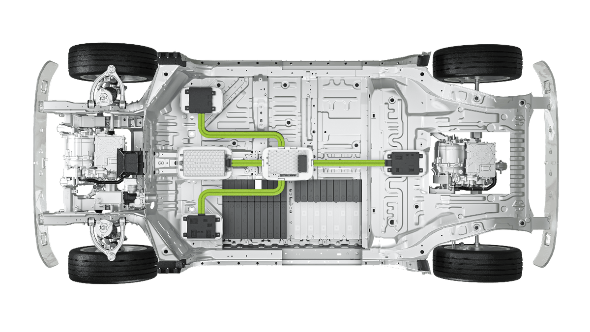 比三电拼智能！13万预算，零跑C10与银河E5，谁更懂你