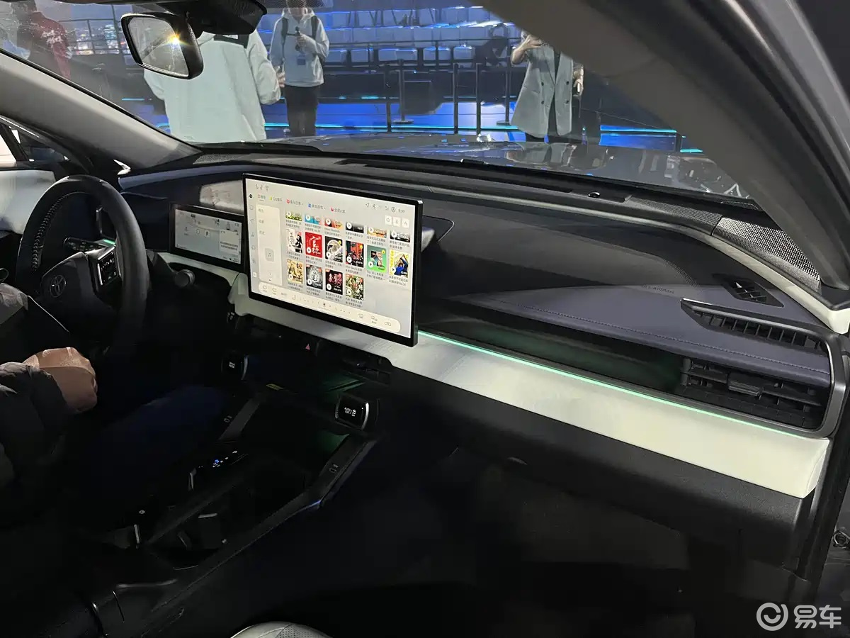 全新国产丰田RAV4荣放首发，外观非常干练，广州车展上市