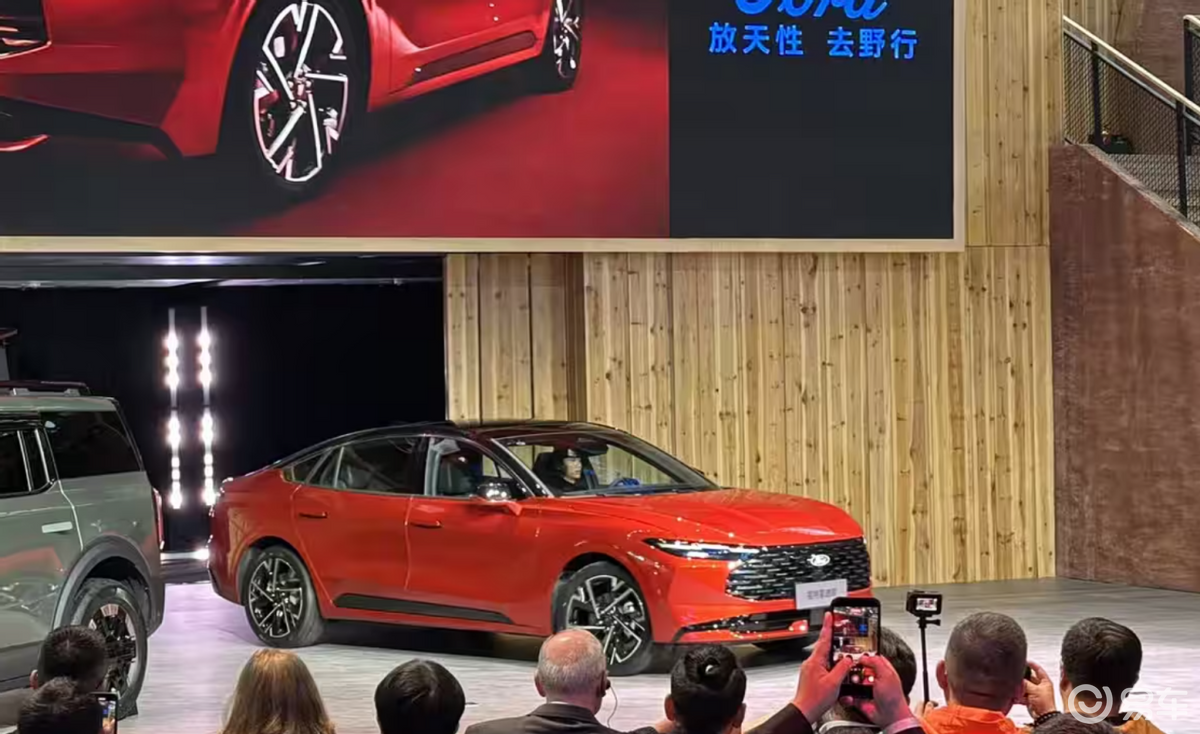 新款蒙迪欧下月上市,1.1m长4k屏幕够不够科技感?