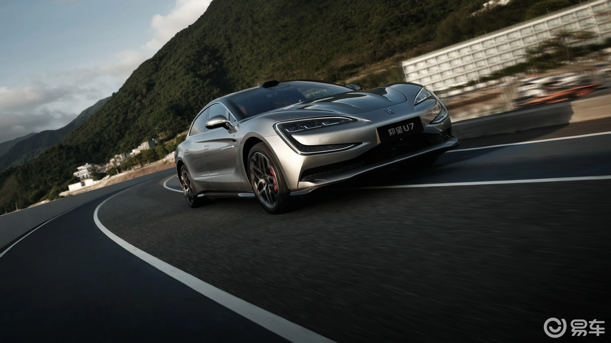 仰望三年破局：中国豪华车的“反内卷”突围战