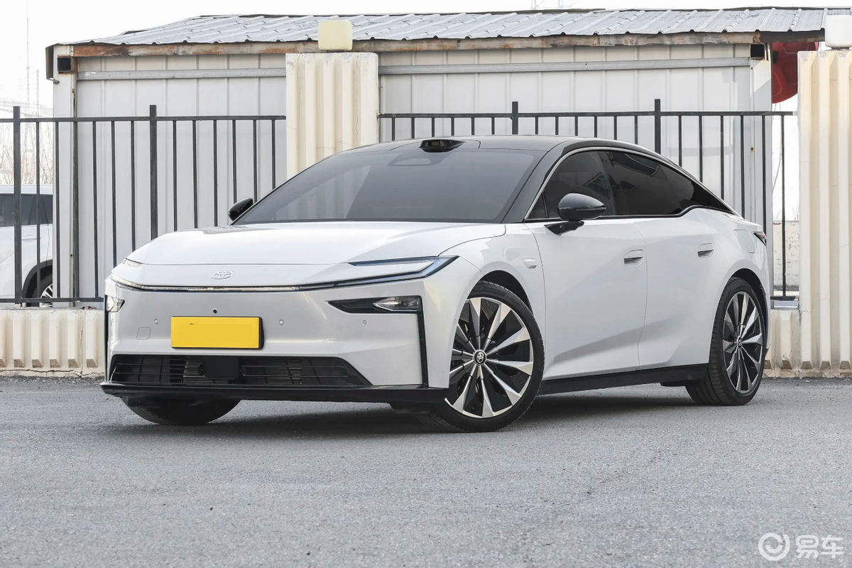 激光雷达+鸿蒙座舱,20万级的铂智7要和小米SU7竞争?