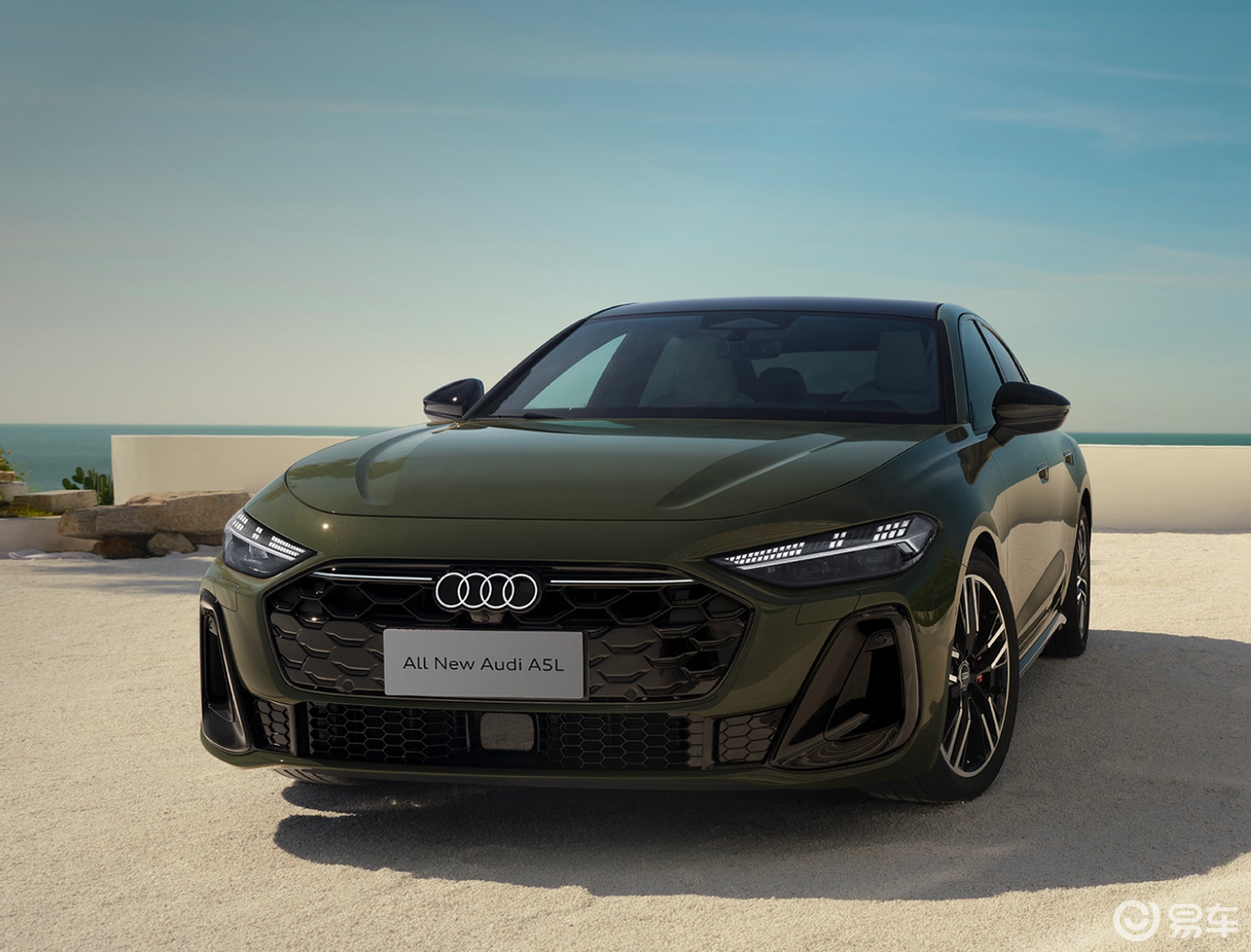 心动价26.78万，奥迪A5L燃擎星驰版上市！配红色卡钳