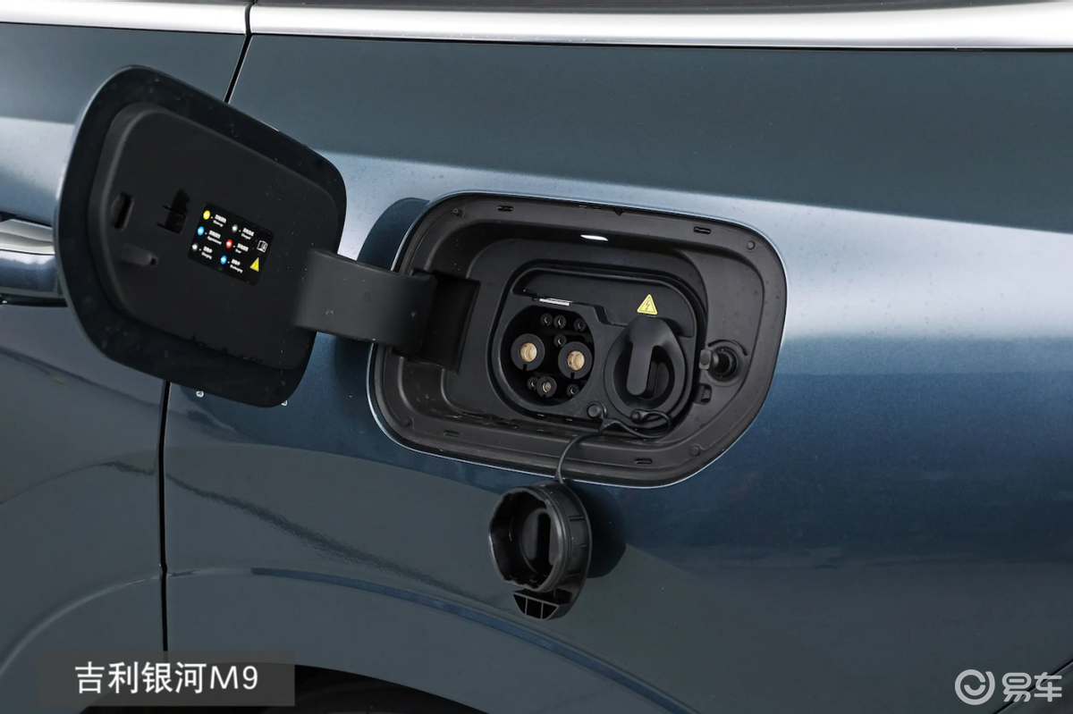 这个春节靠大六座一步到位：银河M9 PK 风云T11