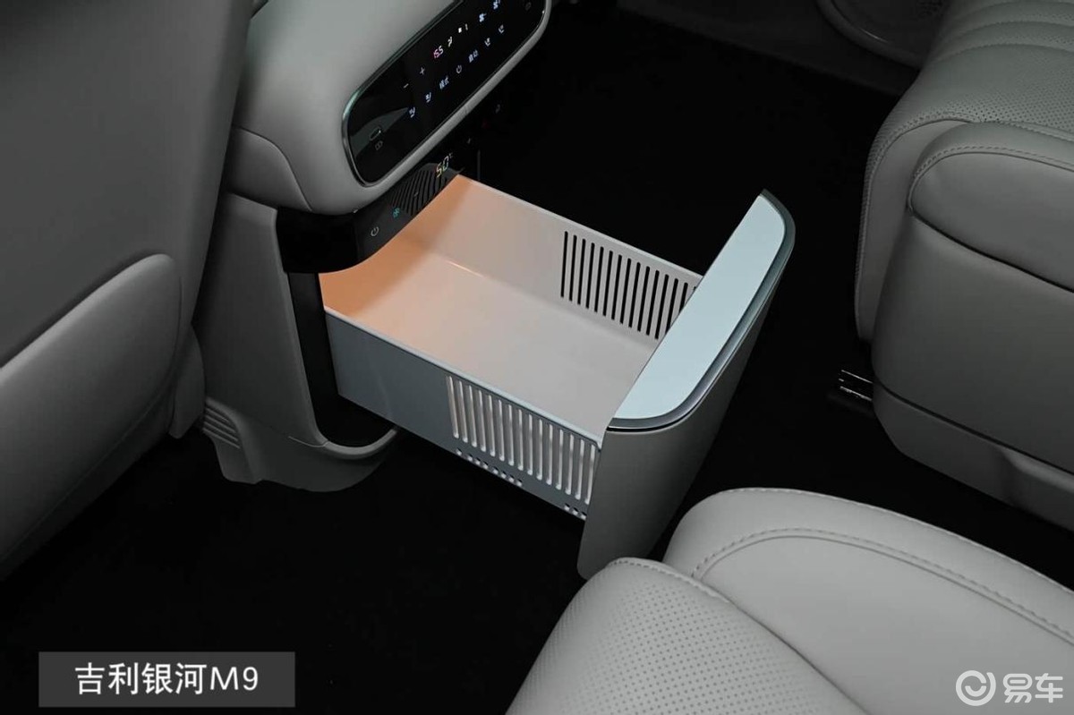 这个春节靠大六座一步到位：银河M9 PK 风云T11