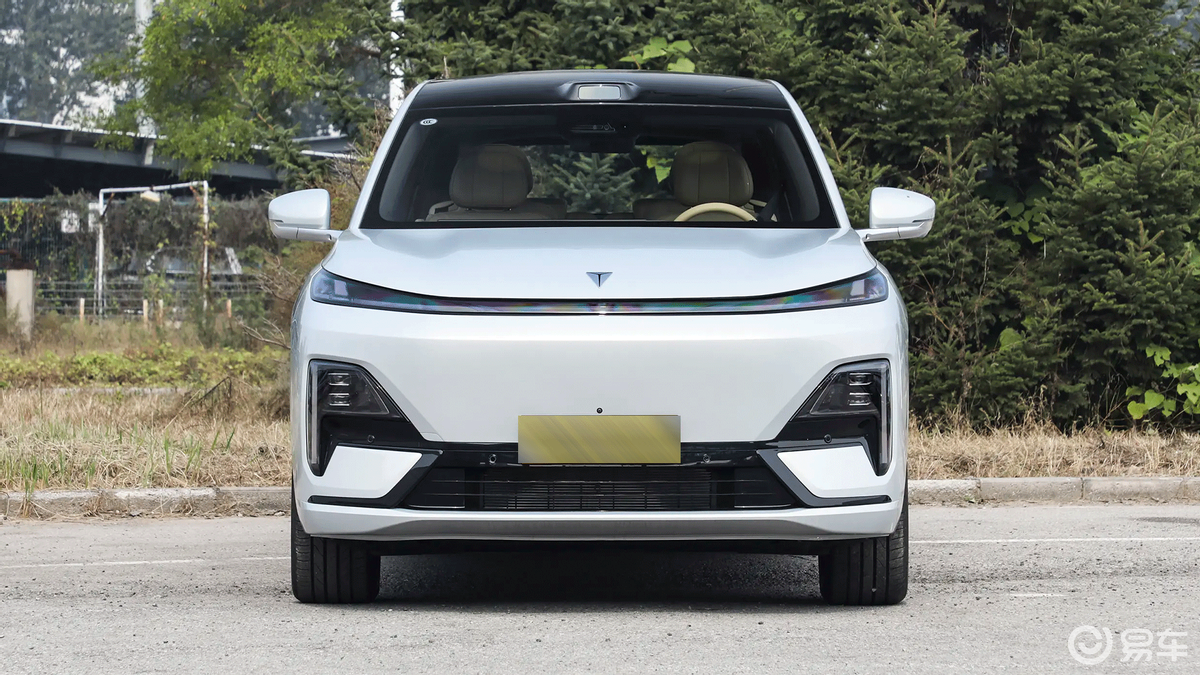 过年买新车!深蓝S09对比银河M9,谁更“顾家”