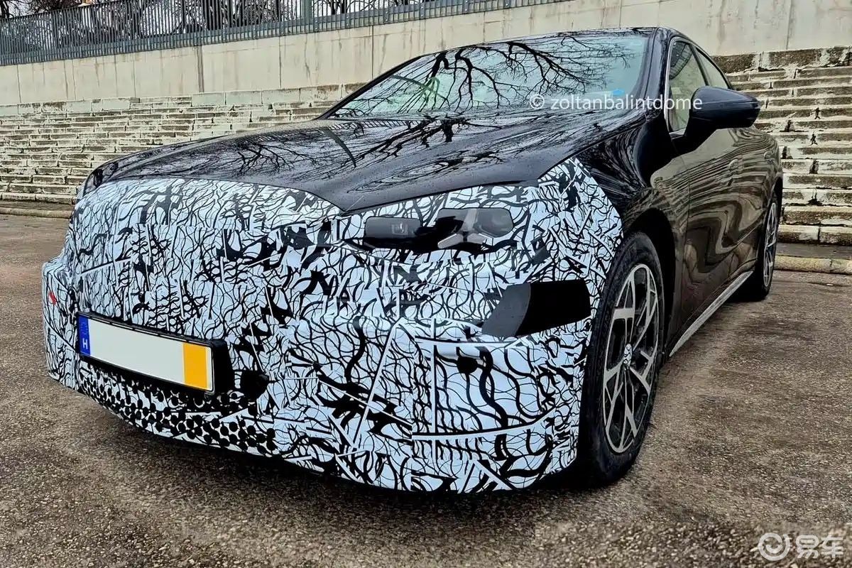 奔驰C级纯电版谍照！全新外观霸气侧漏，续航800km