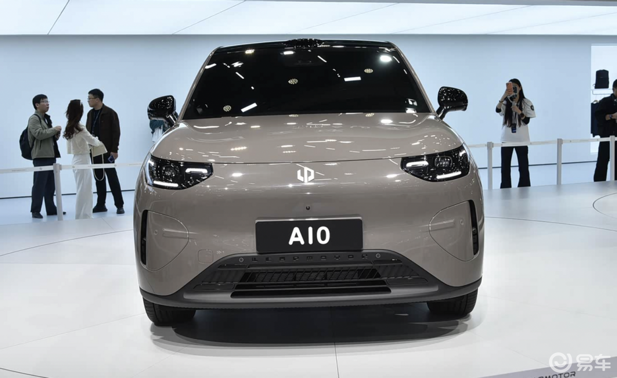 全新零跑A10内饰官图,10万内也能享受激光雷达