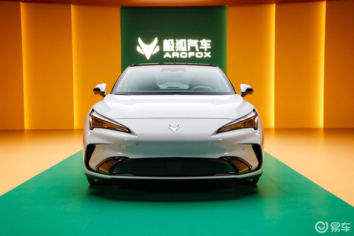 极狐全新阿尔法S5开启预售，双动力+城区NOA配齐