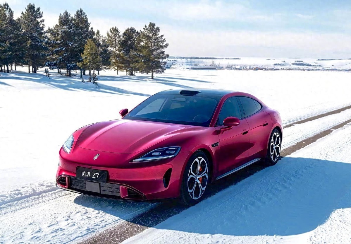 尚界Z7开启预售，选它还是选新一代SU7？