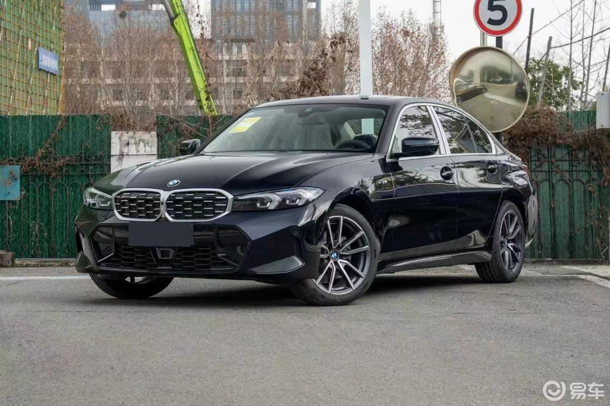 宝马3系价格行情如何？油价上涨，30万内选它还是新能源？