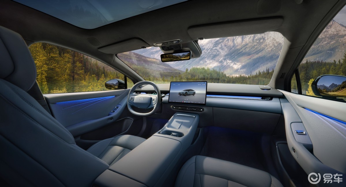 20万买C级新能源家轿 铂智7和小鹏P7+ 你怎么选?