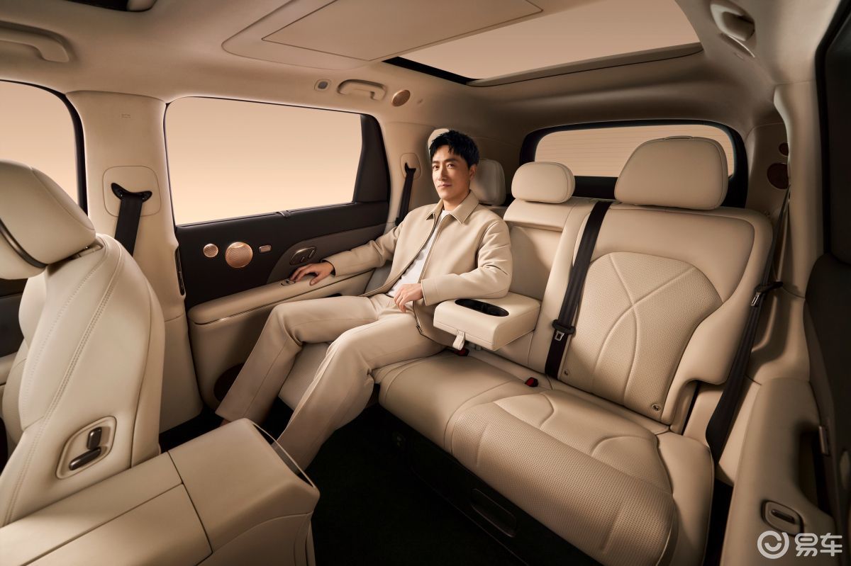 30万内唯一线控转向SUV 24.98万起智己LS8上市