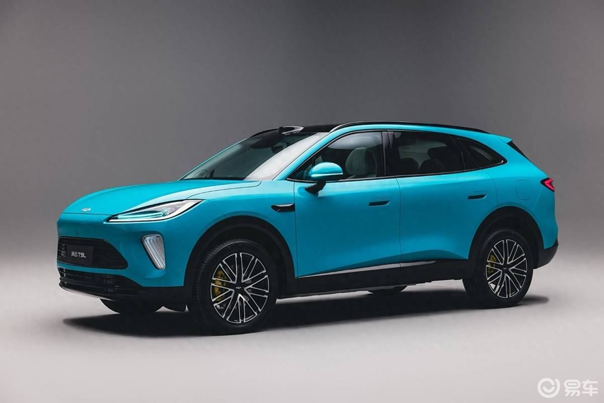 新王当立还是老将坚挺？风云T9L全面对比吉利银河L7！