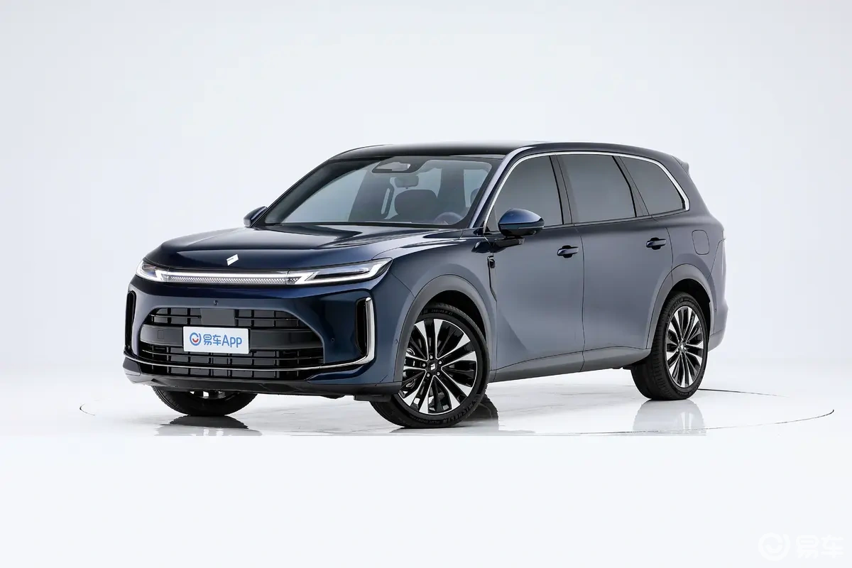 华境S于今日上市，五菱与华为联合打造，定位六座大型SUV