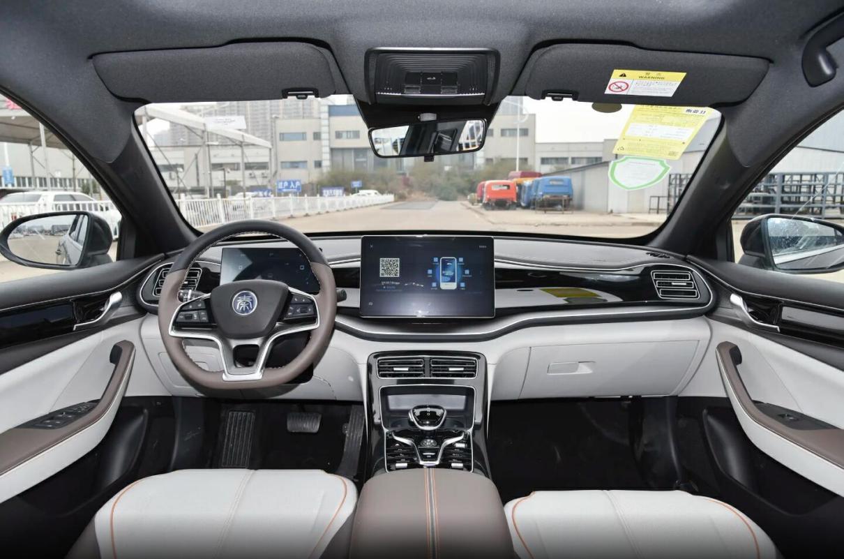 秦plus新能源扰流板-车尾-中控台-易车