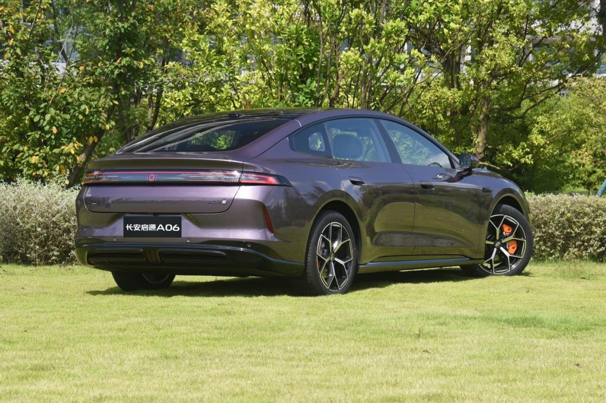 小鹏MONA M03风头正盛,长安启源A06凭何截胡?