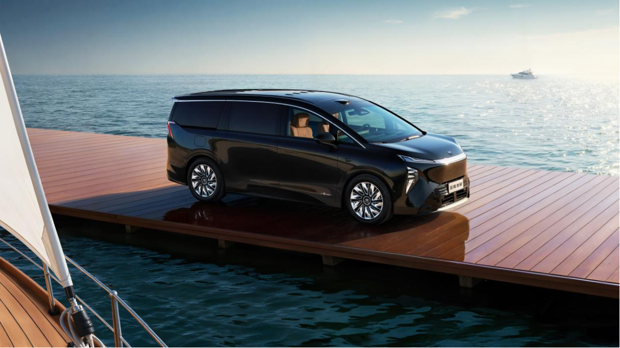 别克至境世家上市！“五恒”座舱成家庭出行新选择