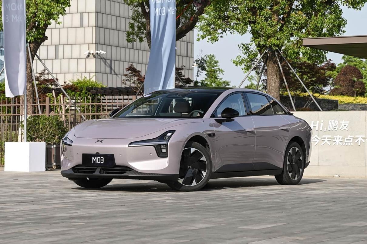 高标准纯电家轿:小鹏M03对上长安启源A06
