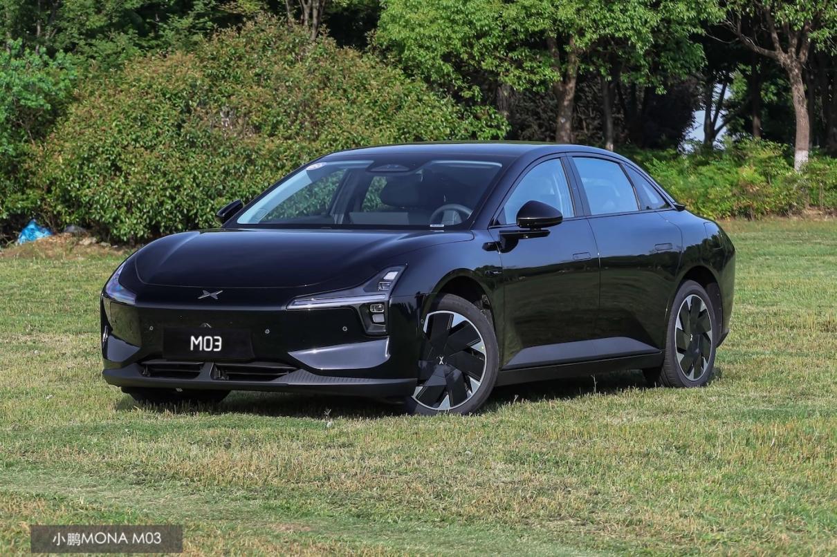小鹏MONA M03对比深蓝L06,谁才是年轻人的首选