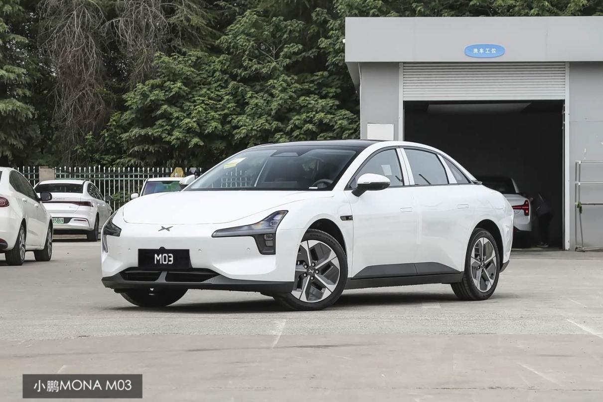 都有小蓝灯，小鹏MONA M03对比深蓝L06，你选谁？
