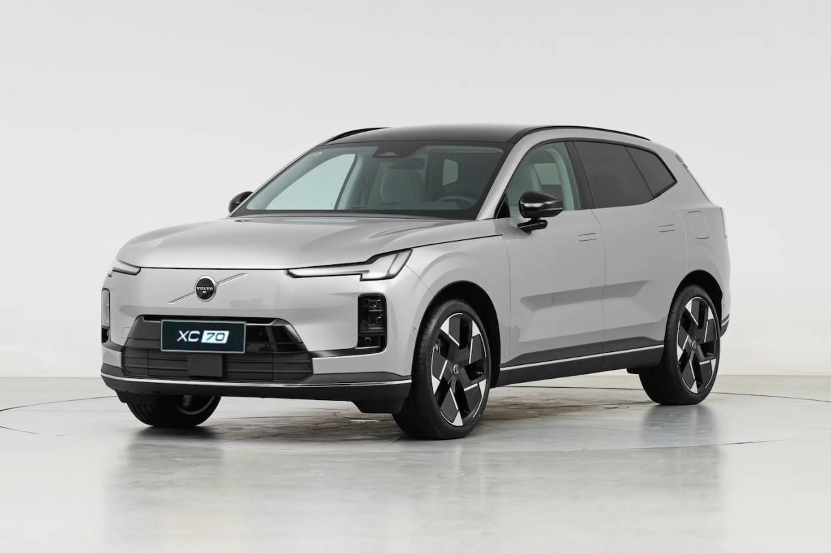 30万选谁更值？全新Q5L与全新XC70，相差不止一代？