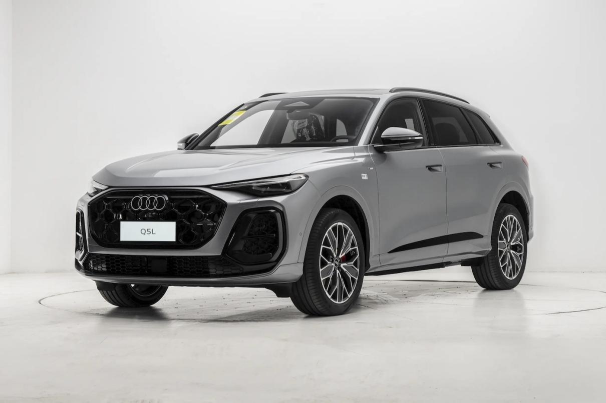 全新Q5L与全新XC70，哪个“新”得更彻底？