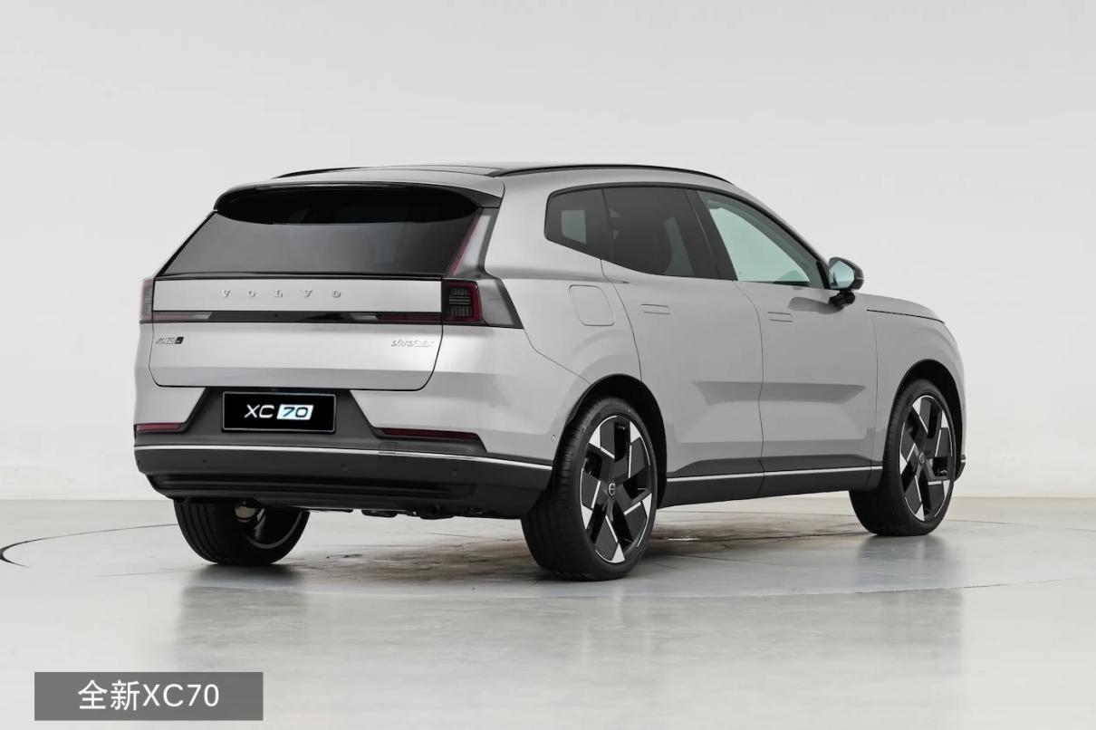 预算35万买全新奥迪Q5L入门,还是沃尔沃XC70顶配?