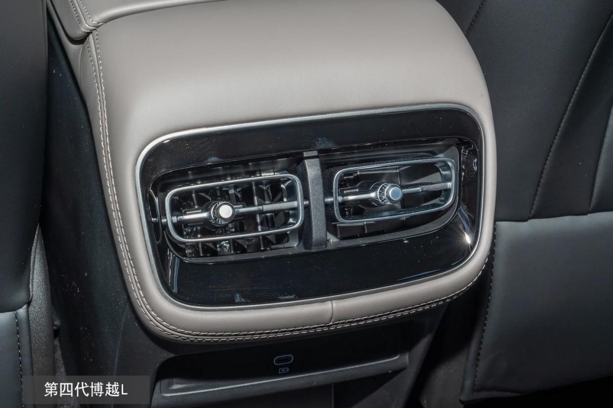 第五代瑞虎8 PK 第四代博越L，谁能让春节过得更潇洒？