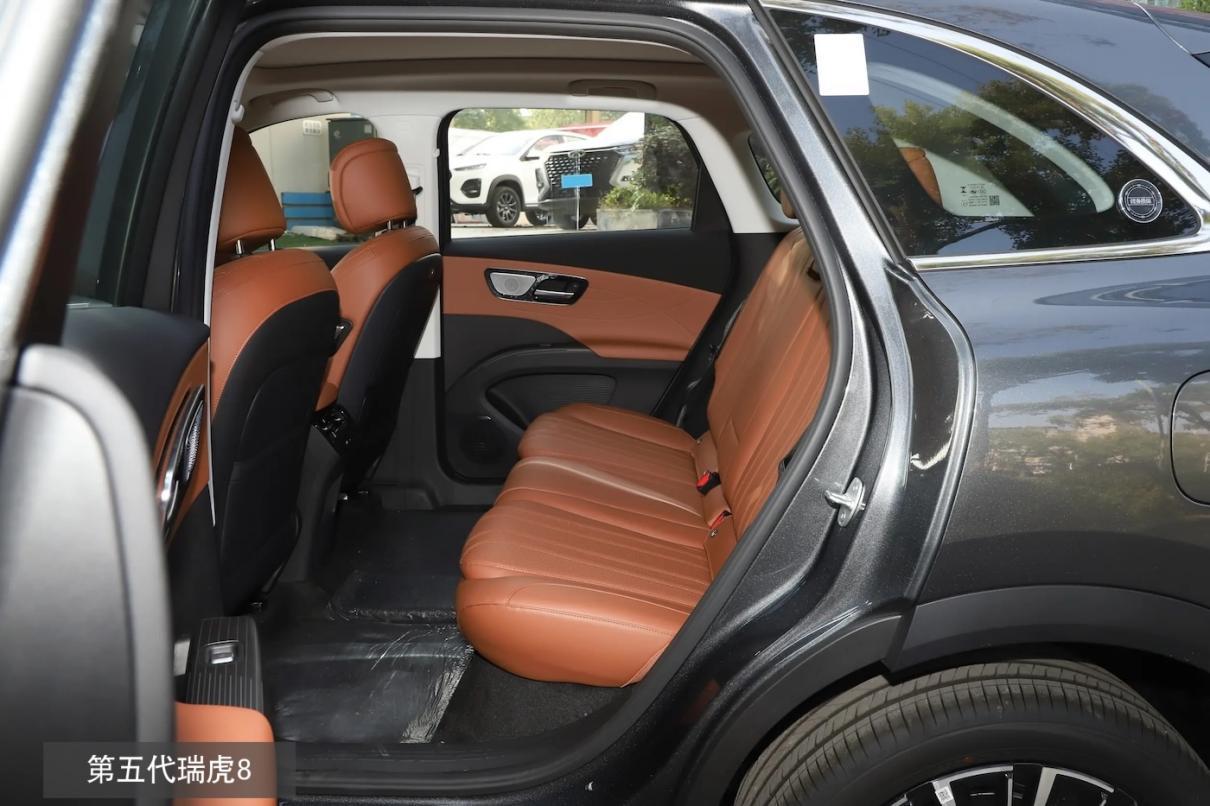 第五代瑞虎8 PK 第四代博越L，谁能让春节过得更潇洒？