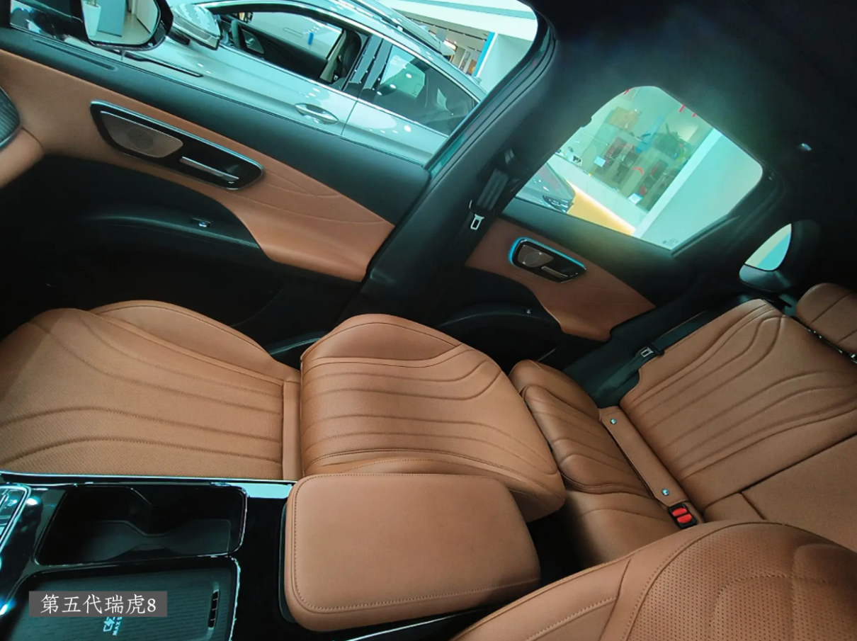 第五代瑞虎8 PK 第四代博越L，谁能让春节过得更潇洒？