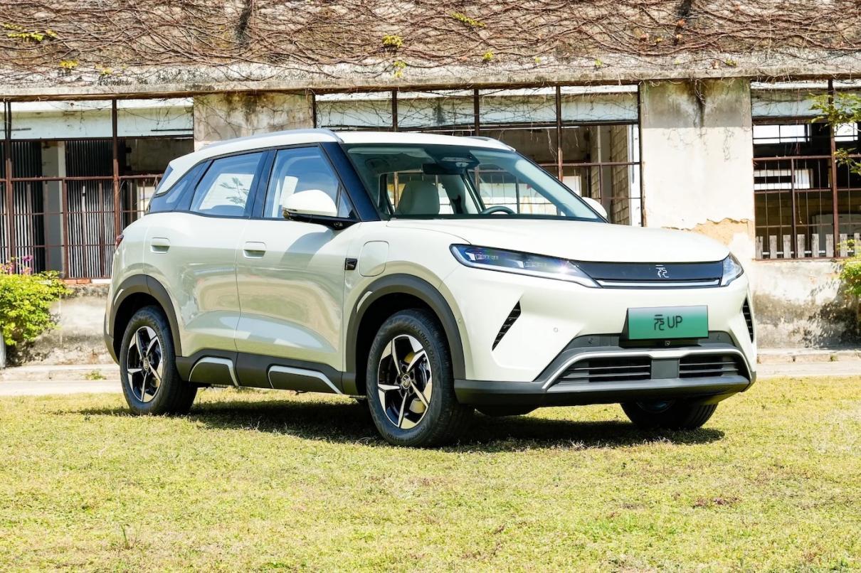 10万级纯电SUV既要又要？元UP与全新Q05，谁能？