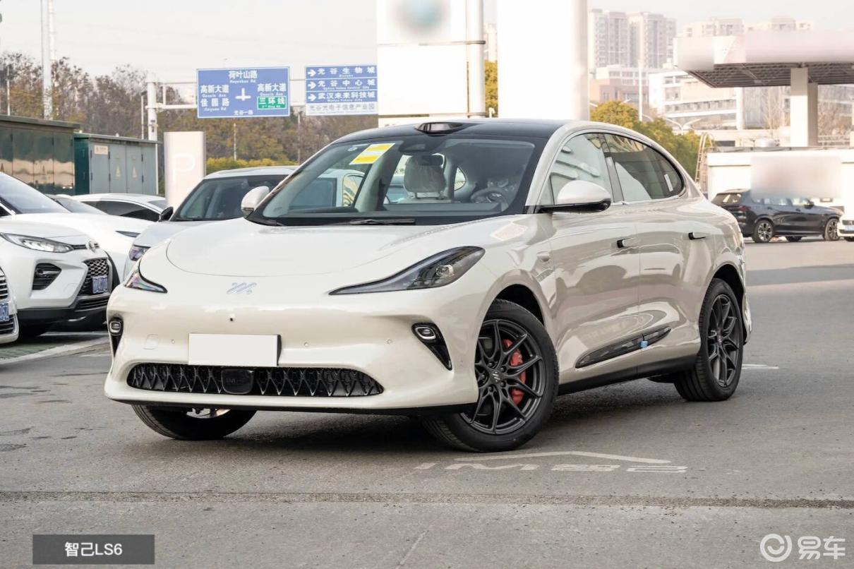 同为新能源SUV，智己LS6对比理想L6，家用该如何选择