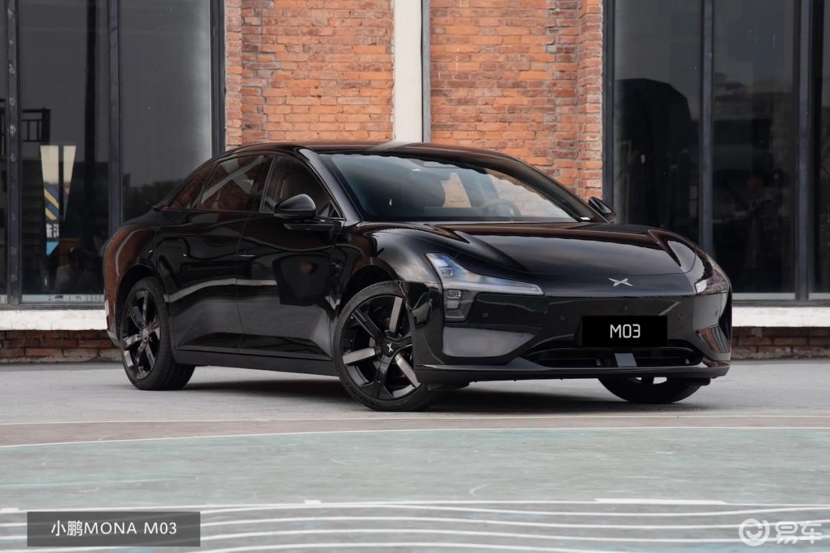 15万顶配选小鹏MONA M03，还是长安启源A06？