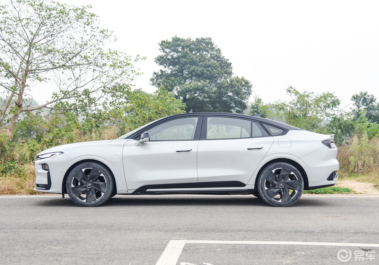 福特蒙迪欧致胜内饰改装_易车知识库