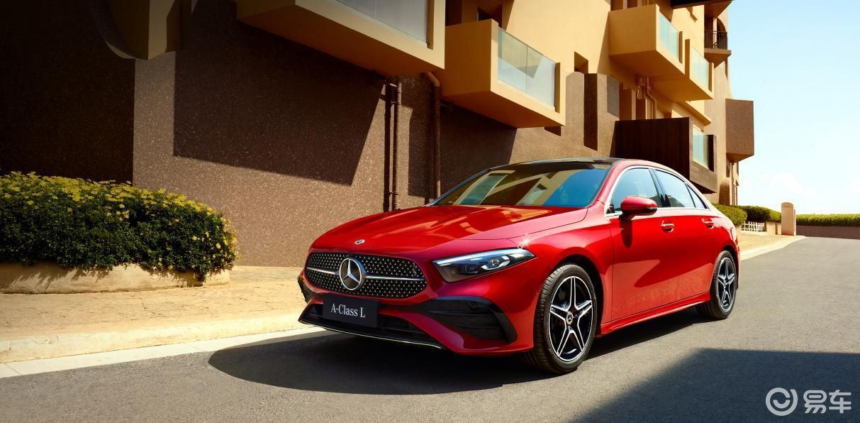 让我们来探讨一下2023年中期改款的奔驰长轴距a级轿车,这款小而精的
