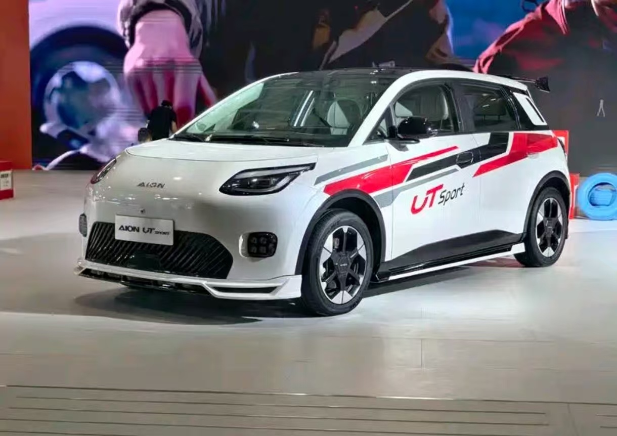 埃安UT Sport正式上市 原厂合规潮改纯电车型登场