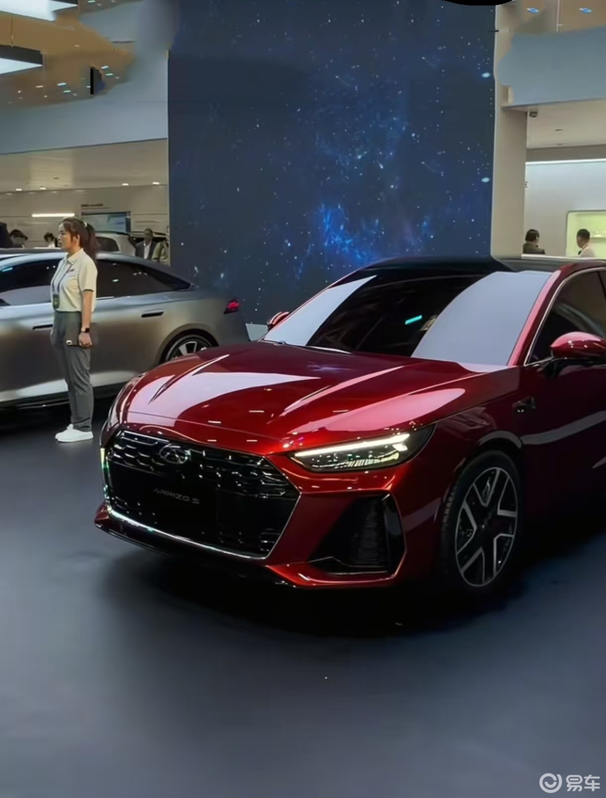 奇瑞艾瑞泽S亮相，酷似奥迪，CDC电磁悬架，高性能轿车